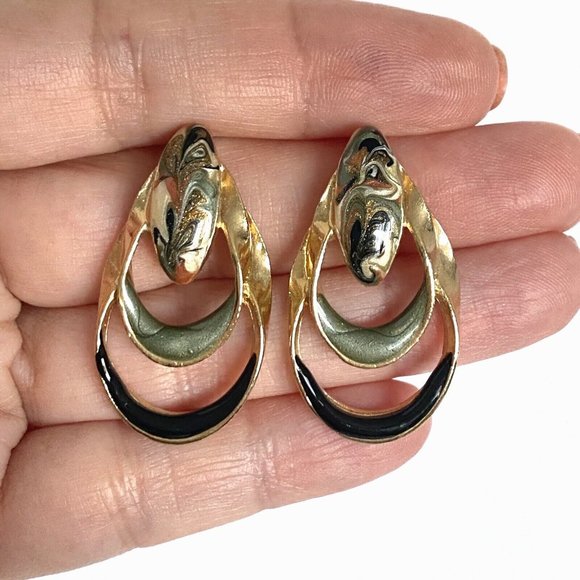 Green Pink Black Enamel Double Loop Metal Gold Tone Pierced Earrings 1.5in - Picture 2 of 9